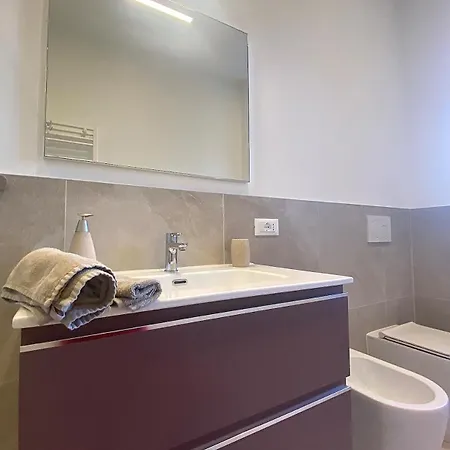 Apartamento Homeparini A Trieste